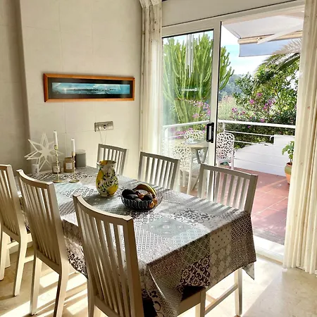 Вилла Entire With Pool, Ocean & Mountain Views *