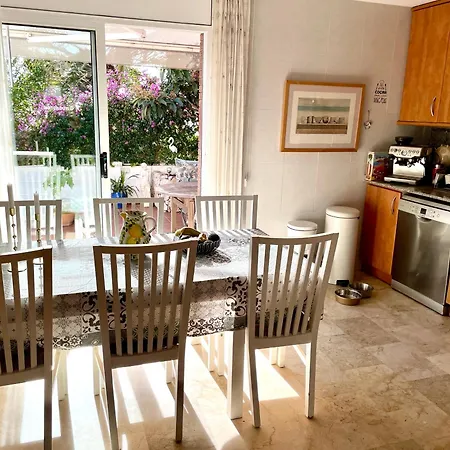 With Private Pool, Ocean & Mountain Views Sitges