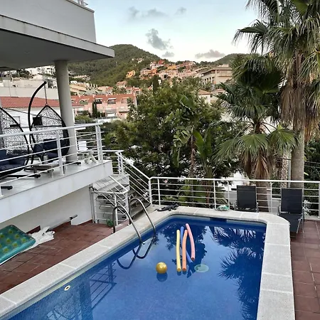Вилла Entire With Pool, Ocean & Mountain Views