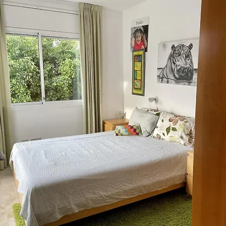 With Private Pool, Ocean & Mountain Views * Sitges