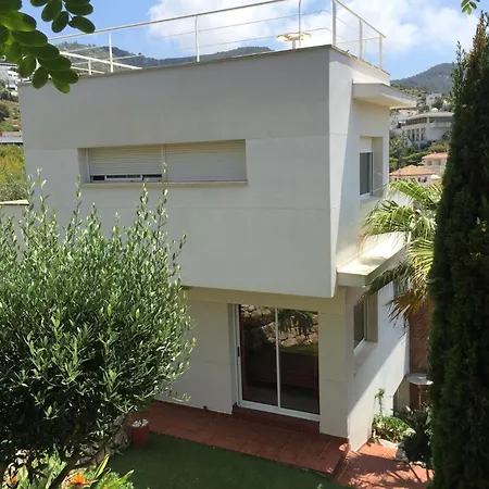 Entire With Pool, Ocean & Mountain Views